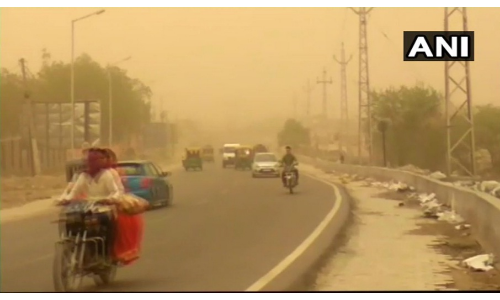 धूल भरी हवा से दिल्ली-एनसीआर में सांस लेना मुश्किल, यूपी में चेतावानी जारी