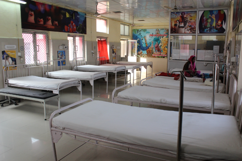 दिवाली: सरकारी अस्पतालों में 24 घंटे तैनात रहेंगे नेत्र विशेषज्ञ और सर्जन समेत कई डॉक्टर