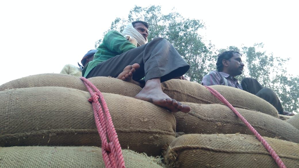 उत्‍तर प्रदेश: विधानभवन की ओर कूच कर रहे किसानों को मिला टोकन, जल्द होगी धान की खरीदी