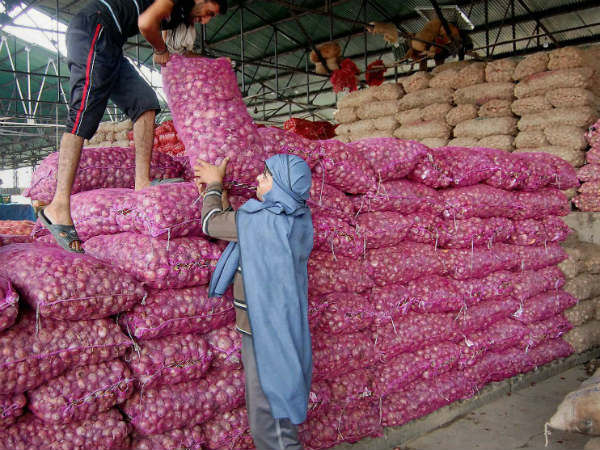 Yogi government, Yogi government will sell cheaper onions, Onion prices rise