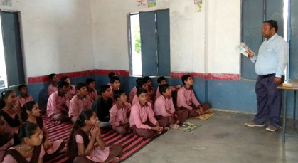 अध्यापकों के साथ ग्रामीणों ने समझी अपनी जिम्मेदारी बदल गई शिक्षा व्यवस्था