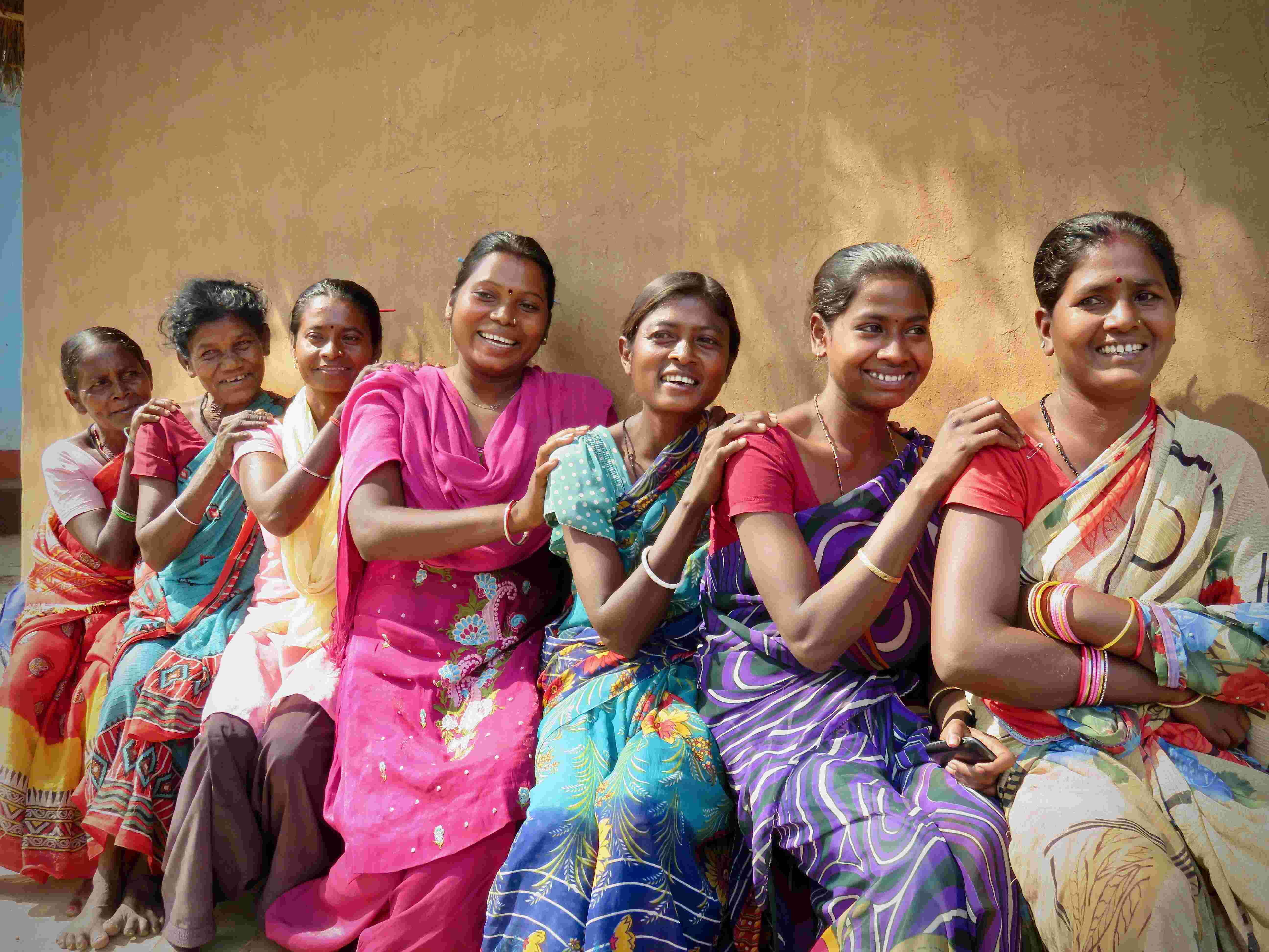 बचत करना इन महिलाओं से सीखिए, सालाना ब्याज के पैसे से कमाती हैं चार से छह लाख रुपए