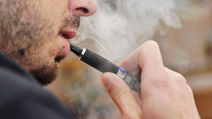 एक हज़ार चिकित्सकों ने प्रधानमंत्री से की ई-सिगरेट पर प्रतिबंध लगाने की अपील, जानिए क्यों?