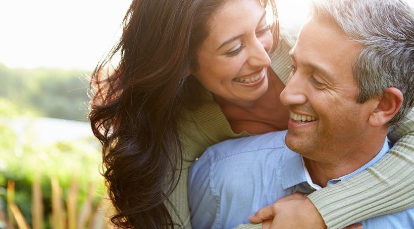 लंबी उम्र चाहते हैं, तो जीवनसाथी को रखें खुश: अध्ययन