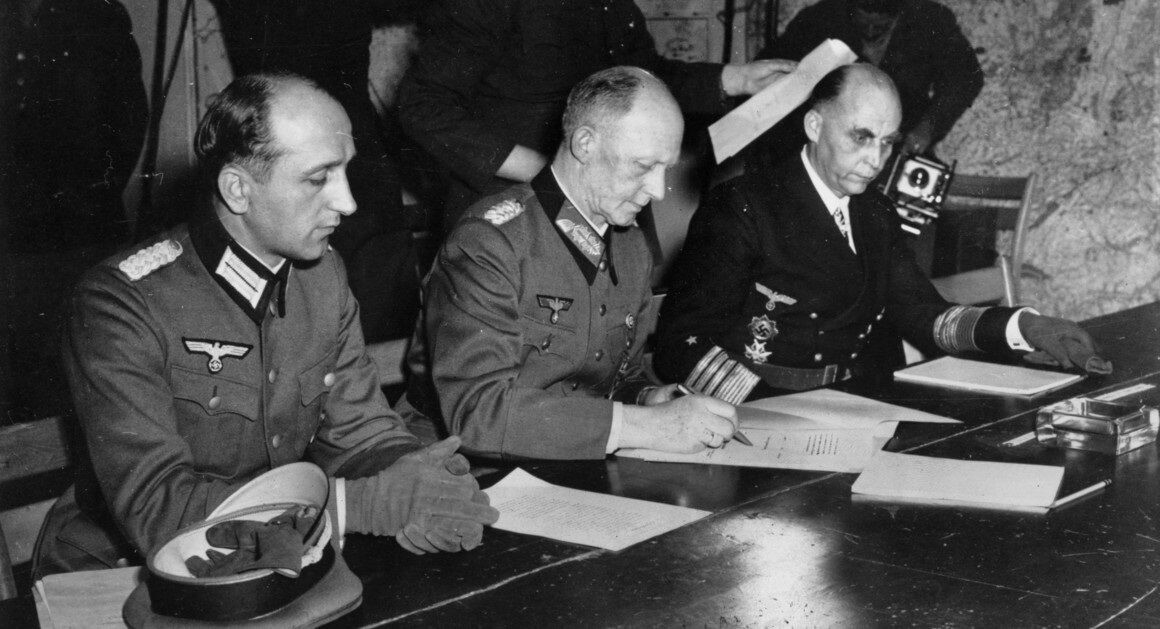 आठ मई का इतिहास: जर्मनी के आत्मसपर्मण के बाद यूरोप में द्वितीय विश्वयुद्ध की हुई थी समाप्ति