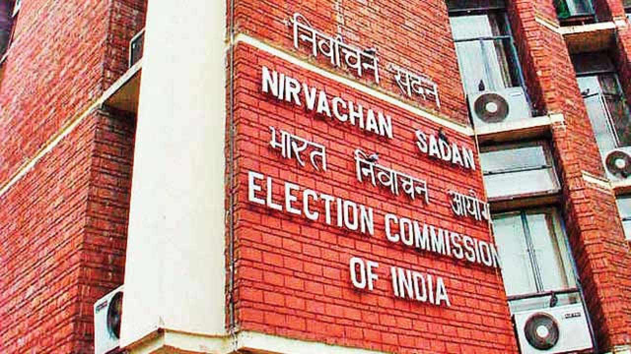 चुनाव आयोग में असहमति की खबर, कांग्रेस ने सरकार पर साधा निशाना