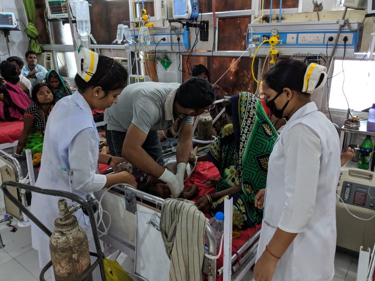 मुजफ्फरपुर: अस्‍पताल के ICU में भीड़ पर लगी रोक, सोशल मीडिया पर चल रही थी मुहिम
