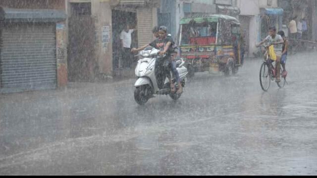 आधे देश में मानसून की दस्‍तक, 48 घंटे में मुंंबई-गुजरात में हो सकती है बारिश
