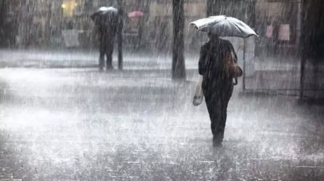 Monsoon update: दिल्ली में अगले 48 घंटे में हो सकती है बारिश