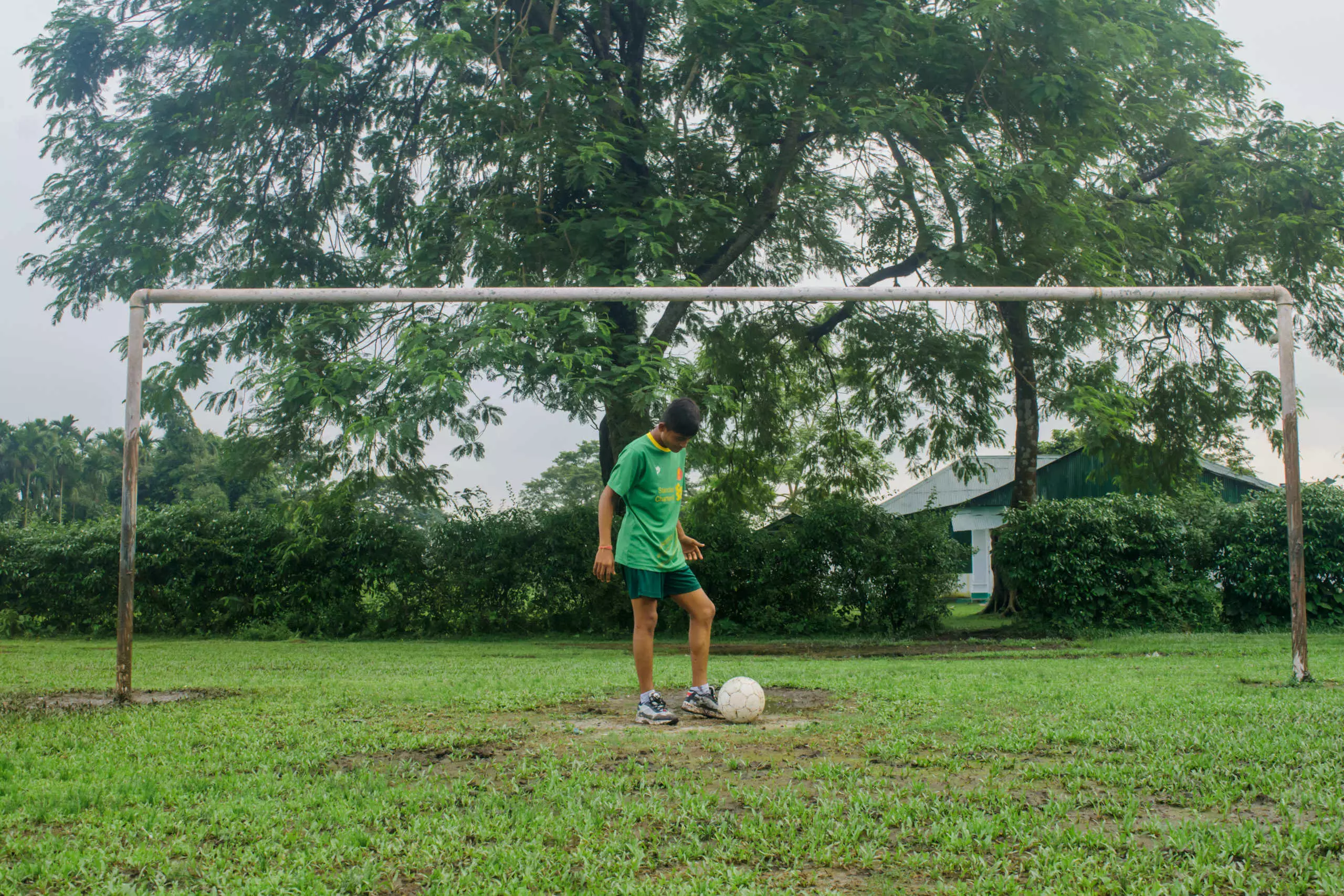 देश में फुटबॉल का गढ़ रहे पश्चिम बंगाल में ही पहचान खो रहा यह खेल
