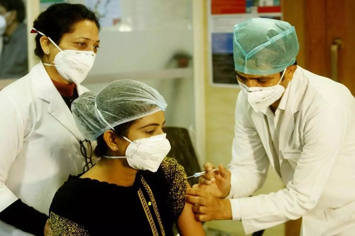 जानिए किसे नहीं लेना है कोरोना का टीका, भारत बायोटेक के बाद सीरम ने जारी की फैक्ट शीट