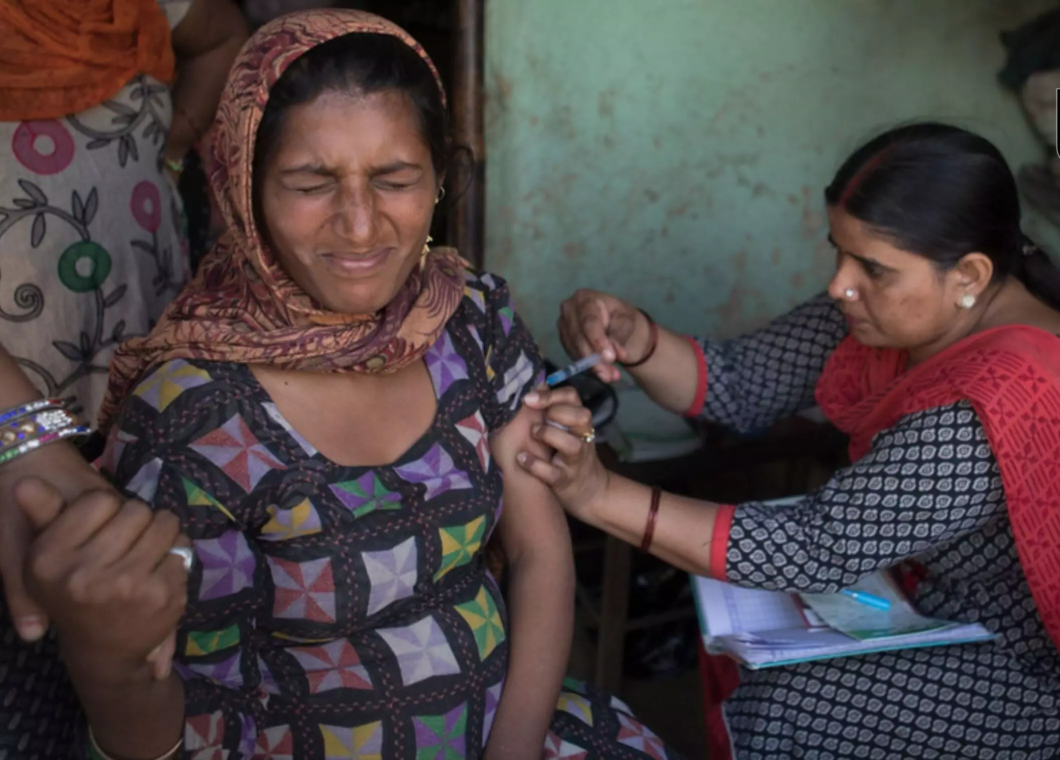 उच्च संक्रमण का ख़तरा न होने पर गर्भवती महिलाओं का टीकाकरण ना किया जाए : डब्ल्यूएचओ