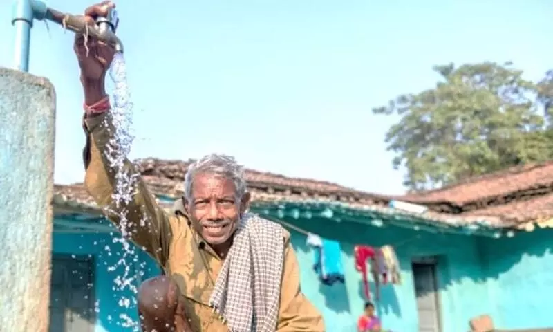 जल जीवन मिशन के तहत देश के एक लाख गांवों तक पहुंचा पानी