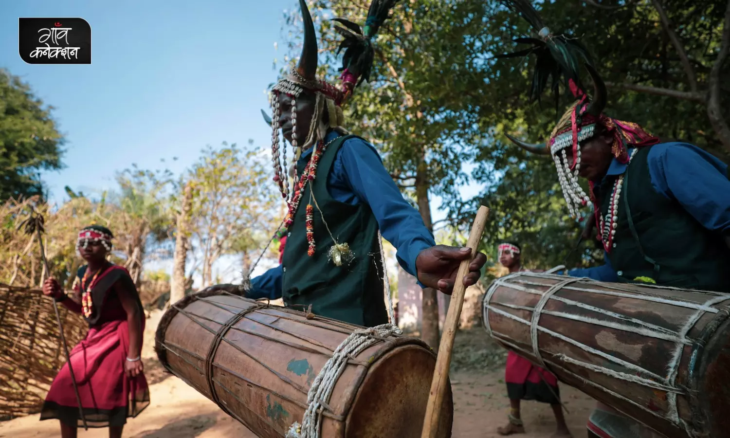 चलिए बस्तर के आदिवासी गढ़ में बाइसन हॉर्न मारिया जनजाति के साथ लोक नृत्य करते हैं