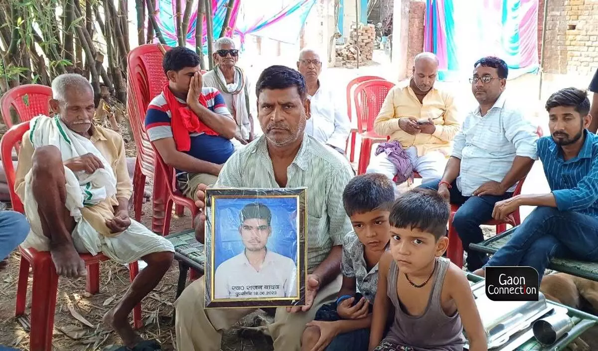 Deoria, UP:  Family shocked as Rajan Yadav —  aged 30, father of 2 — collapsed & died on a leisurely Sunday afternoon