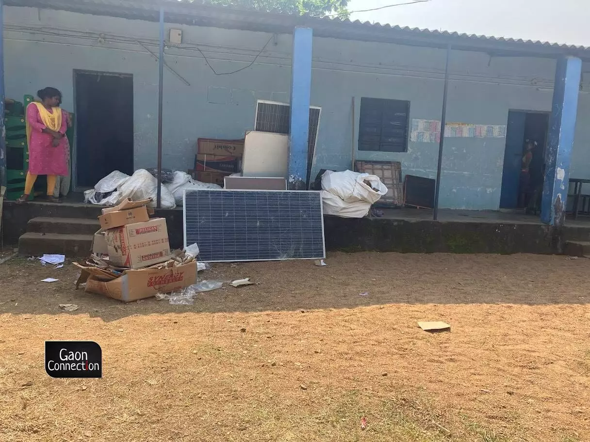 Why are Chhattisgarh’s solar-powered systems in a state of disrepair?