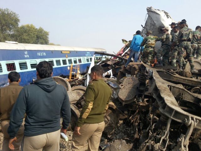कानपुर रेल हादसे के बाद 5 अफसर सस्पेंड, मरने वालों की संख्या हुई 150