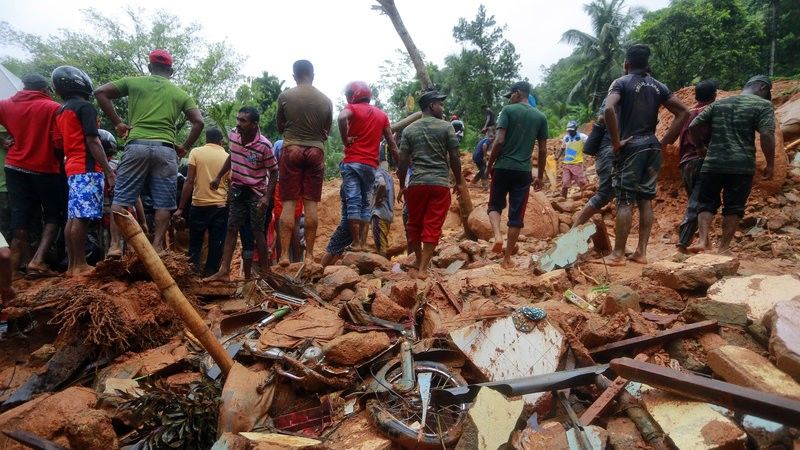 श्रीलंका में 90 लोगों की मौत का कारण बनी 40 वर्ष बाद हुई रिकॉर्ड बारिश,  मोदी ने बढ़ाए मदद के लिए हाथ