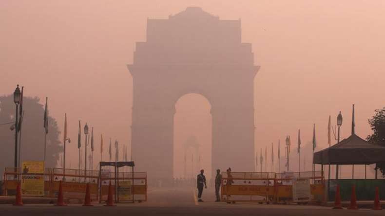 दिल्ली में बढ़ते प्रदूषण पर केंद्र और दिल्ली सरकार को एनजीटी की फटकार, 4 राज्यों के सचिव तलब