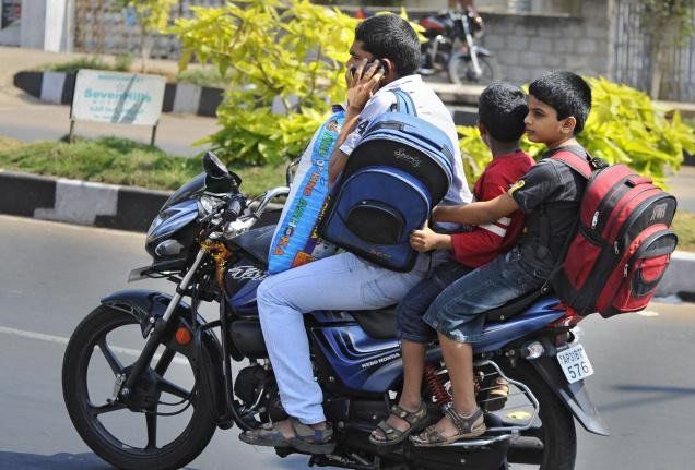 वाहन चलाते समय मोबाइल का इस्तेमाल करते हैं ज्यादातर भारतीय