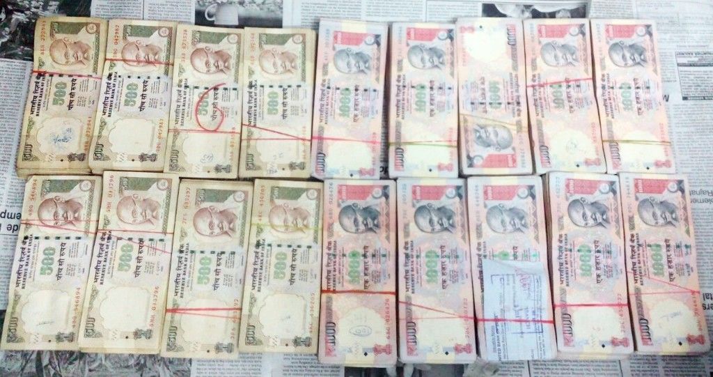 6 करोड़ के पुराने नोटों को बदलने में 2 गिरफ्तार