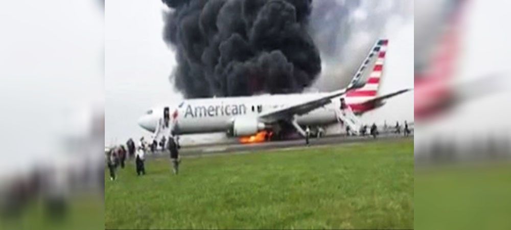 शिकागो हवाईअड्डे पर विमान में लगी आग, कुछ लोग घायल