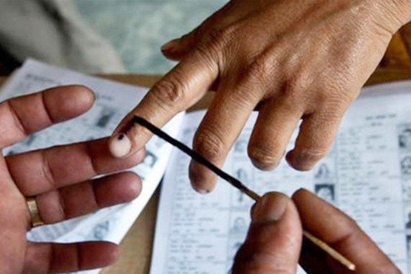 महाराष्ट्र में नागपुर और गोंडिया नगर परिषद चुनावों में वोट डाले गए