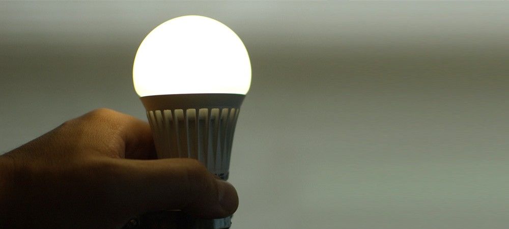 जानिए क्या है उजाला योजना, कैसे हर घर को मिलेगा आधी कीमत पर LED बल्ब