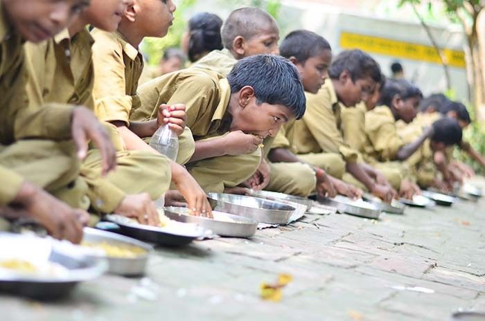 अब राजस्थान सरकार SMS से रखेगी  Mid Day Meal पर नज़र