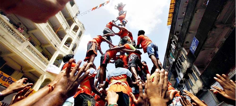 महाराष्ट्र : दही हांडी समारोहों के दौरान दो गोविंदाओं की मौत, 117 लोग घायल