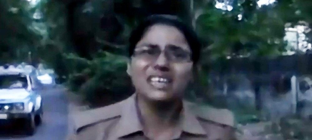 महिला एसओ ने सिपाही को जड़ा थप्पड़, वीडियो वायरल, जांच के आदेश