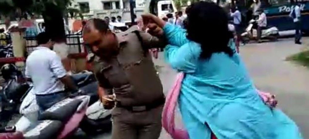 इलाहाबाद हाईकोर्ट के आदेश पर उत्तर प्रदेश की महिला जज पर देहरादून पुलिस ने किया मुकदमा दर्ज 