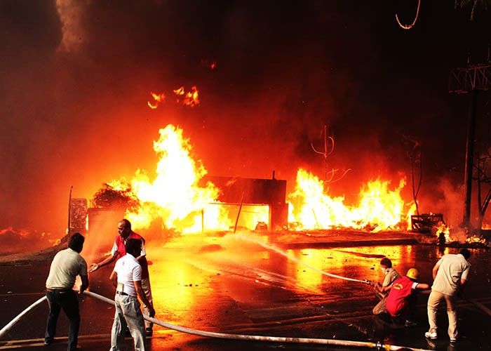 गाजियाबाद में दो पटाखा फैक्टरियों में आग, एक की मौत