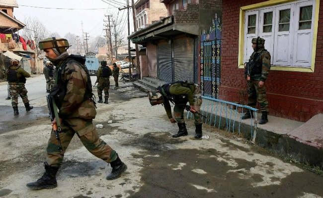कश्मीर में आतंकवादी हमला, 3 जवान शहीद