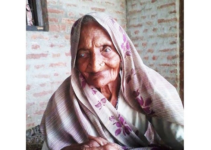 106 साल की मां अपना और बेटे का रखती हैं पूरा ख्याल