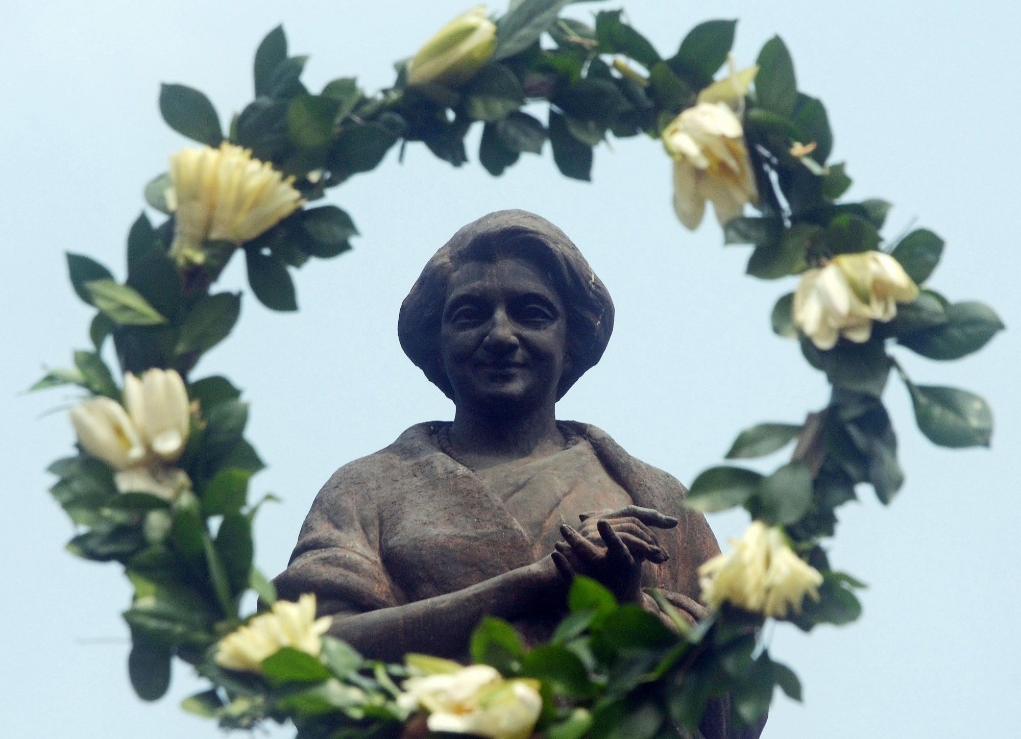 इंदिरा गांधी एक अच्छी गायिका भी थीं : लता  