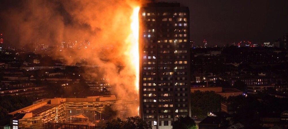 लंदन में 24 मंजिला इमारत में लगी भीषण आग, कई लोग फंसे