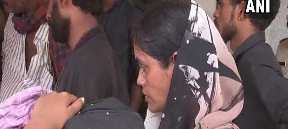 केरल: महिला को मंदिर के अंदर जाने से रोका गया