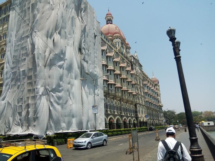 होटल ताज पर ढका कपड़ा या भारत पर आतंक का दाग