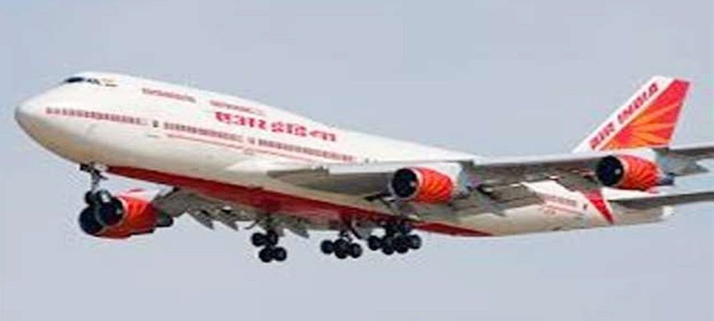 दिल्ली हवाई अड्डे पर बड़ा हादसा टला, एयर इंडिया और इंडिगो के विमानों के बीच टक्कर होते-होते बची 