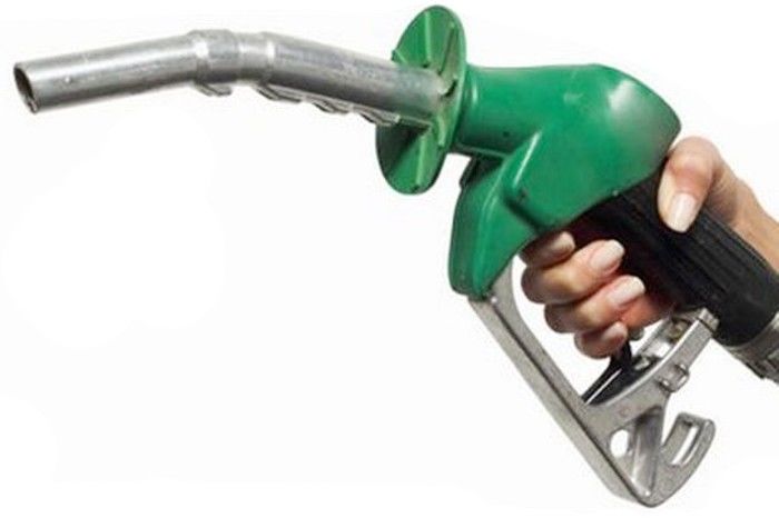 पेट्रोल 1.56 रुपए और डीजल 1.41 रुपए हुआ सस्ता