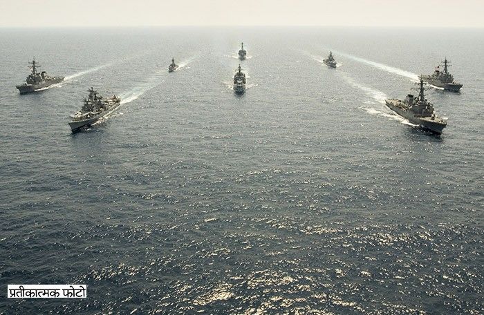 इंडियन नेवी की दो सुरक्षा नौकाएं हादसे का शिकार
