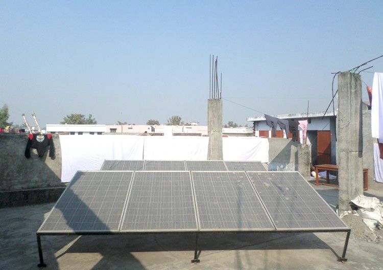 किसानों के नाम पर सौर उपकरण, खेत की बजाए लगे होटल में