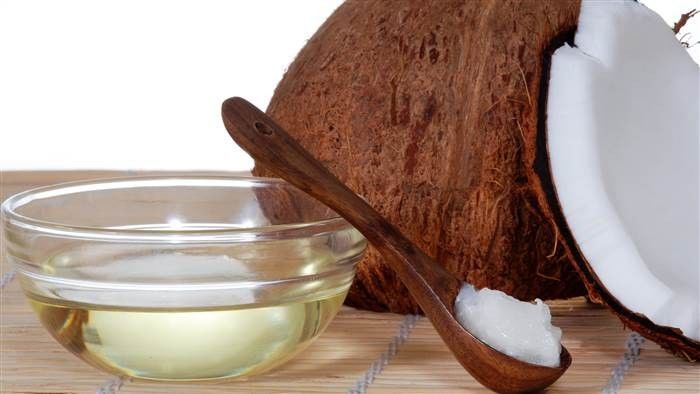 एक रिसर्च का दावा, नारियल तेल  के सेवन से होती हैं दिल की बीमारियां