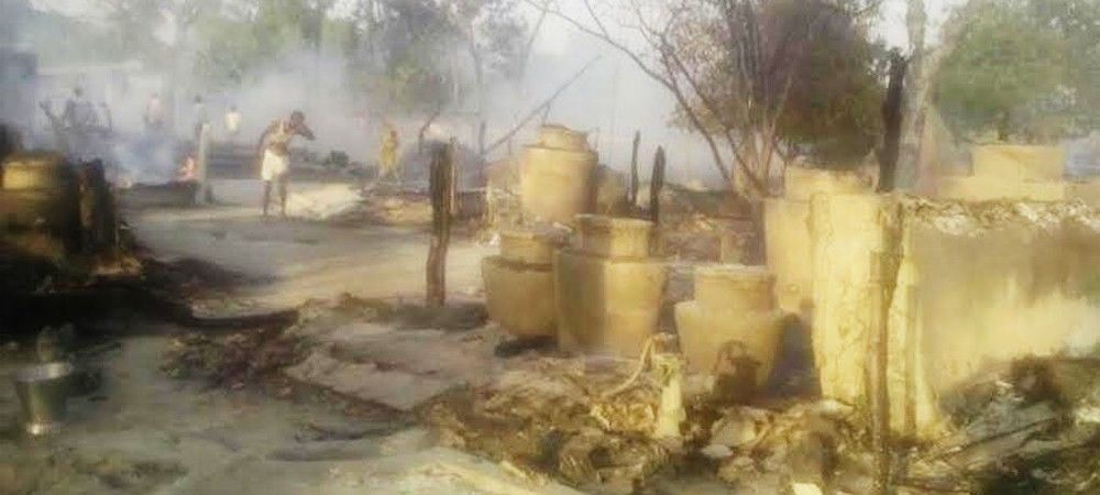 यूपी: बहराइच के गड़रियानपुरवा में भीषण आग, 310 मकान जले