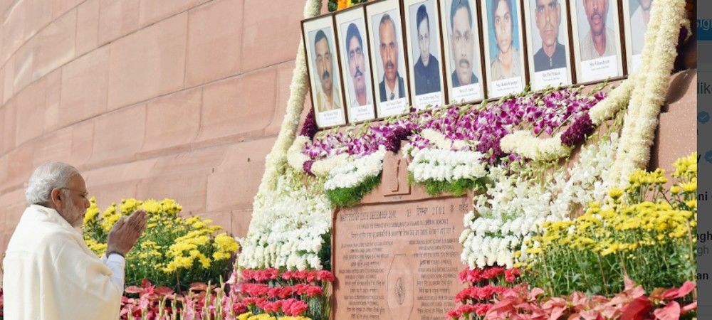 वर्ष 2001 के संसद हमले में शहीद हुए लोगों को सलाम : मोदी