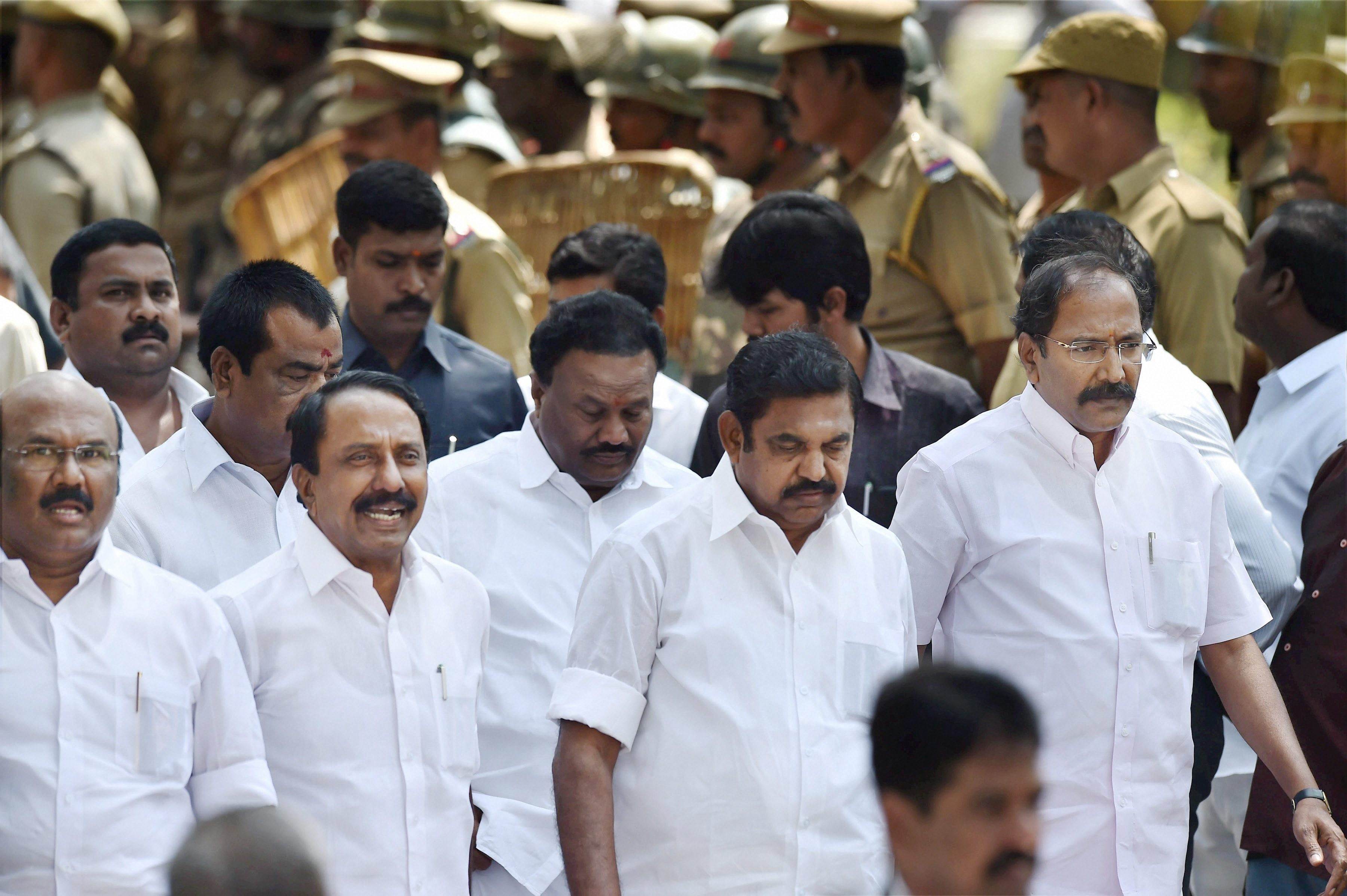 आज शाम चार बजे तमिलनाडु के मुख्यमंत्री पद की शपथ ले सकते हैं पलानिस्वामी 