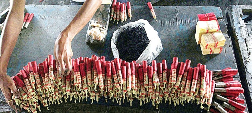 दिल्ली-एनसीआर में बिना पटाखों के मनेगी दीवाली, सुप्रीम कोर्ट ने बिक्री पर लगाई रोक