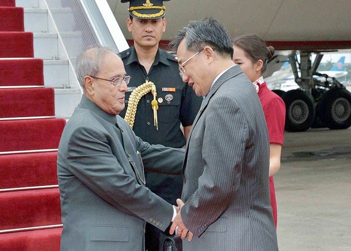 चीन के साथ भारत संबंधों का मुख्य सिद्धांत मतभेदों को कम करना: प्रणब