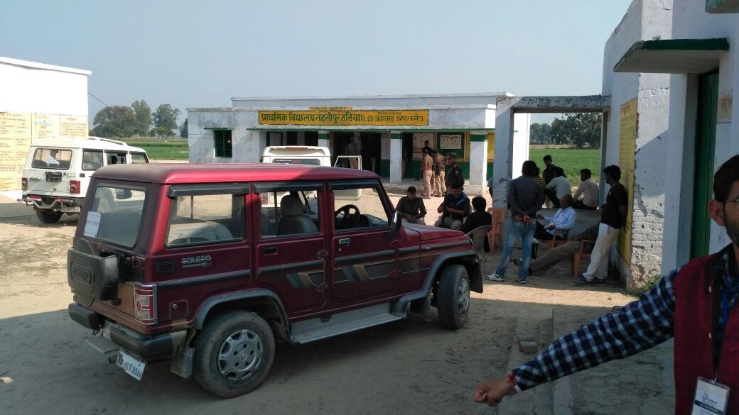 विकास न होने पर कन्नौज के तहसीपुर ठठिया में ग्रामीणों ने किया मतदान का बहिष्कार, पड़े सिर्फ 14 वोट